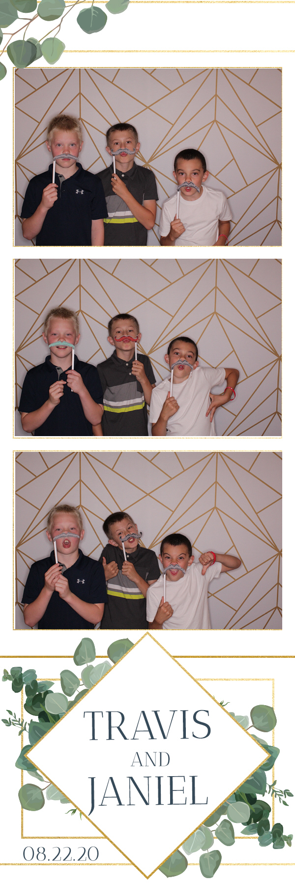 Jacquie & Dennis’ Wedding | View more photos from the event at gallery.photoboothbillings.com/u/PhotoBoothBillings/Jacquie-Dennis’-Wedding-0